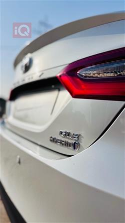 تۆیۆتا کامری